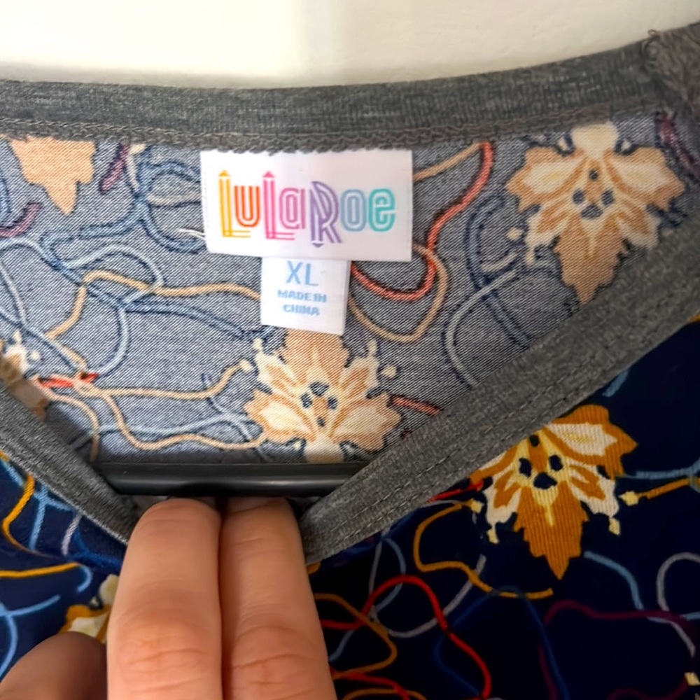 LuLaRoe Randy - Picture 4 of 4
